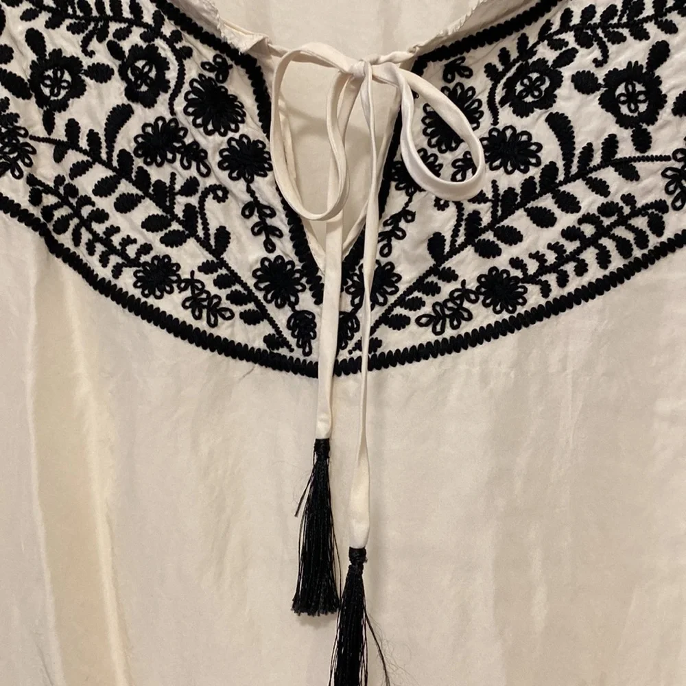 Top Classic Embroidered - Picture 6 of 8